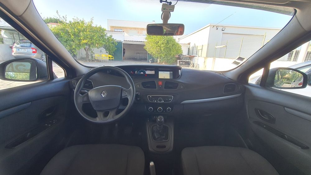 Renault Grand Scenic de 7 Lugares a Diesel foto 5