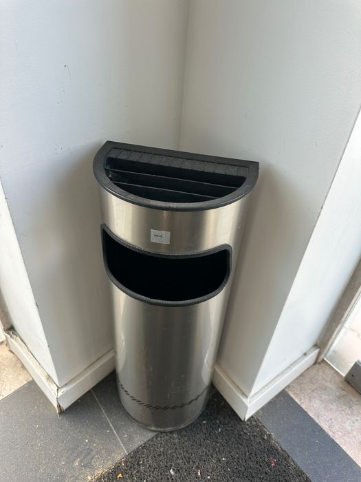 Cinzeiro pé inox