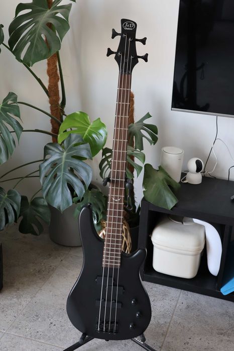 Gitara basowa J & D 150 Special Bat Mark BKM