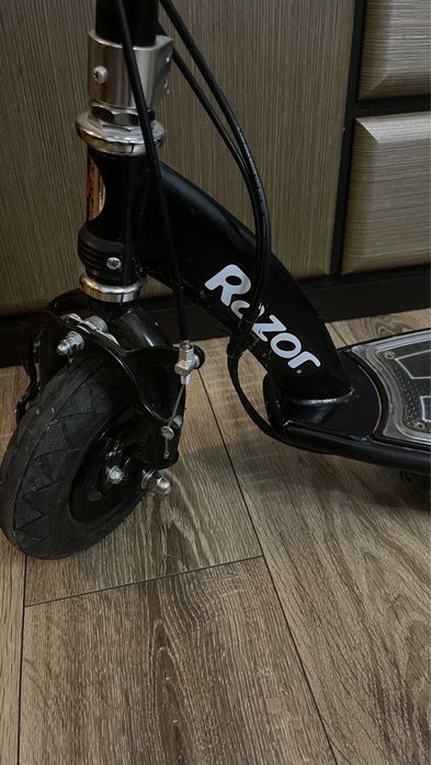 Електросамокат Razor e100 Glow