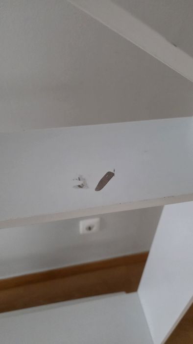 Armário MONTESSORI branco com varão