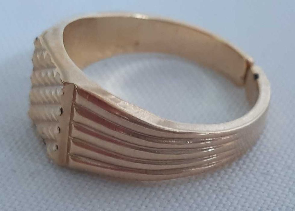 Перстень печатка бижутерия позолоченная