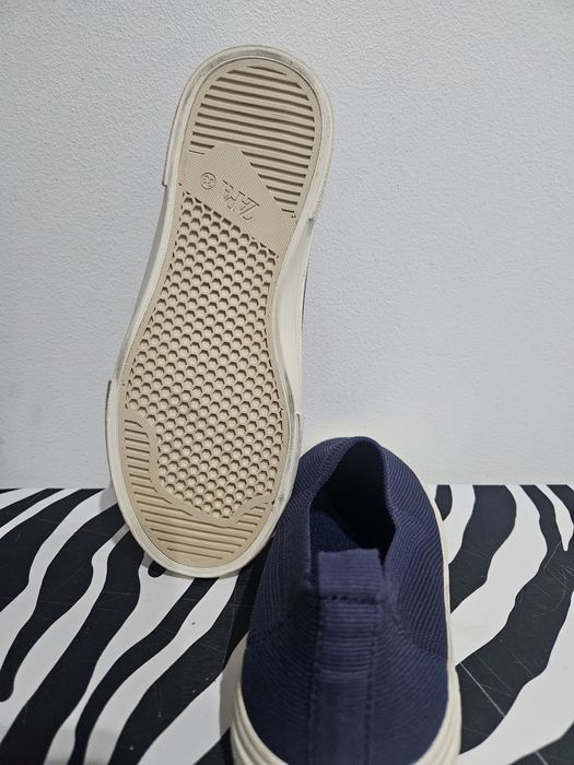 Zara- eleganckie, wygodne tenisówki r.33