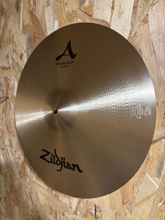 Prato Crash Zildjian Serie A Medium 16"