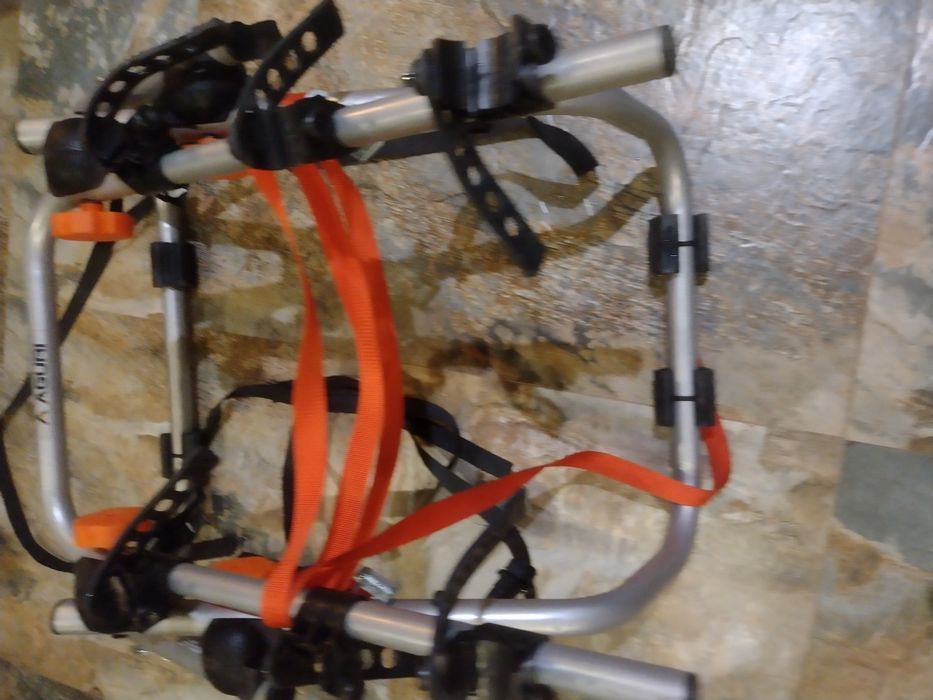 Bagażnik rowerowy na 3 rowery klapę tylną .