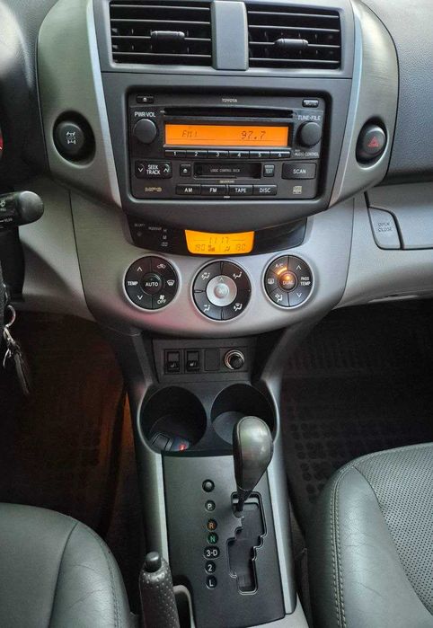 Toyota RAV4 2007 Lux Edition