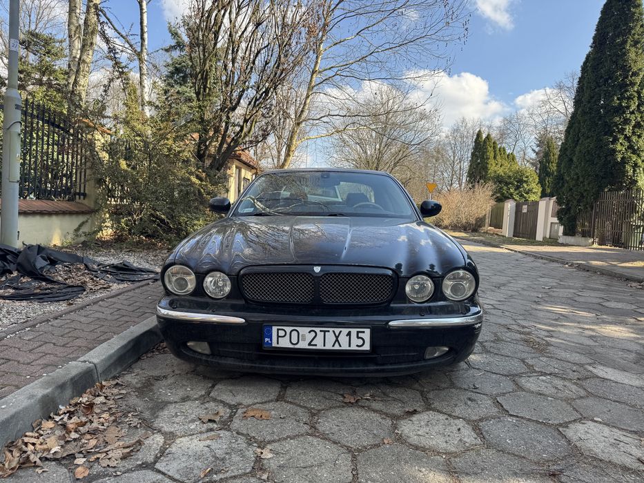 Jaguar XJ
