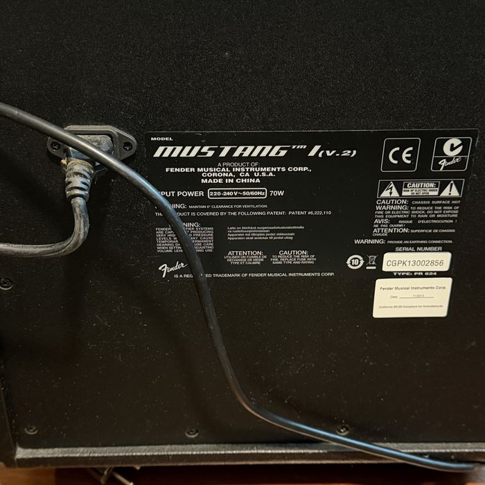 Amplificador Fender Mustang I (v2)