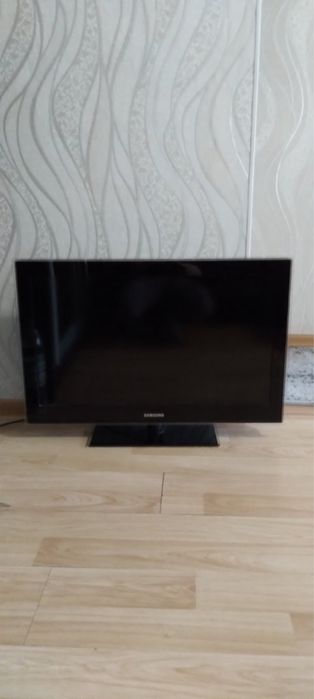 Samsung 32” Full HD телевізор, HDMI, з пультом