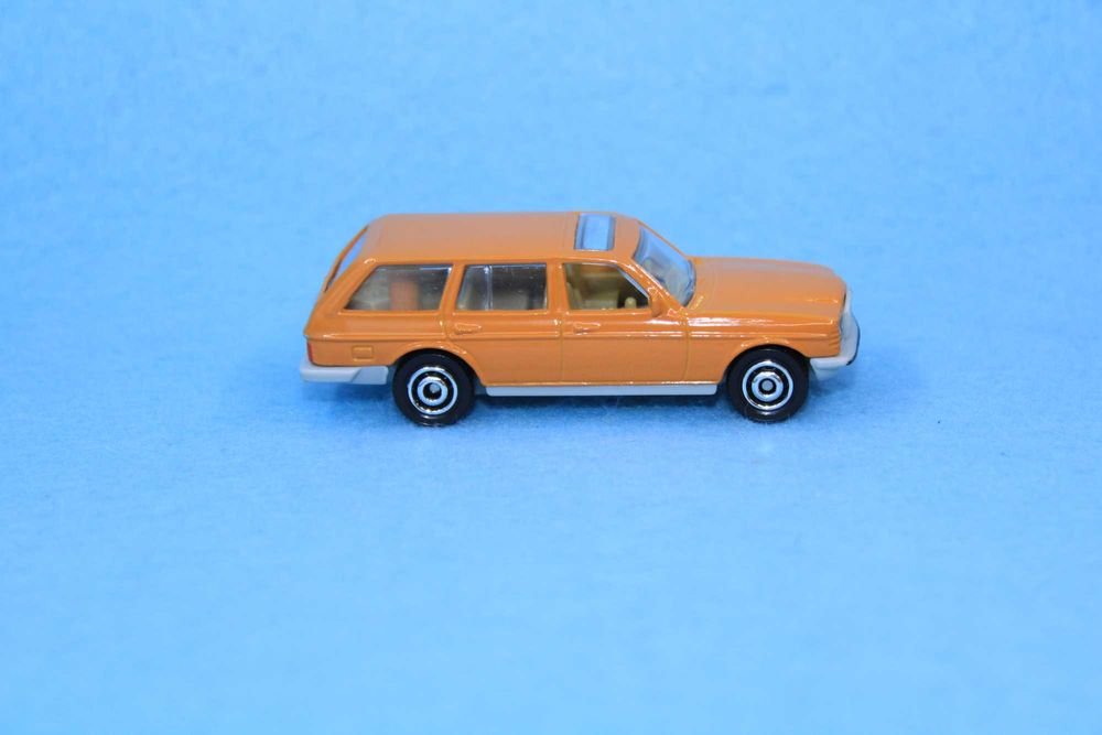 Miniatura Matchbox Mercedes W123