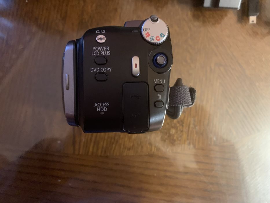 Продаю видеокамеру Panasonic SDR-H60