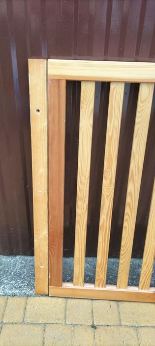 Bramka schodowa drewniana