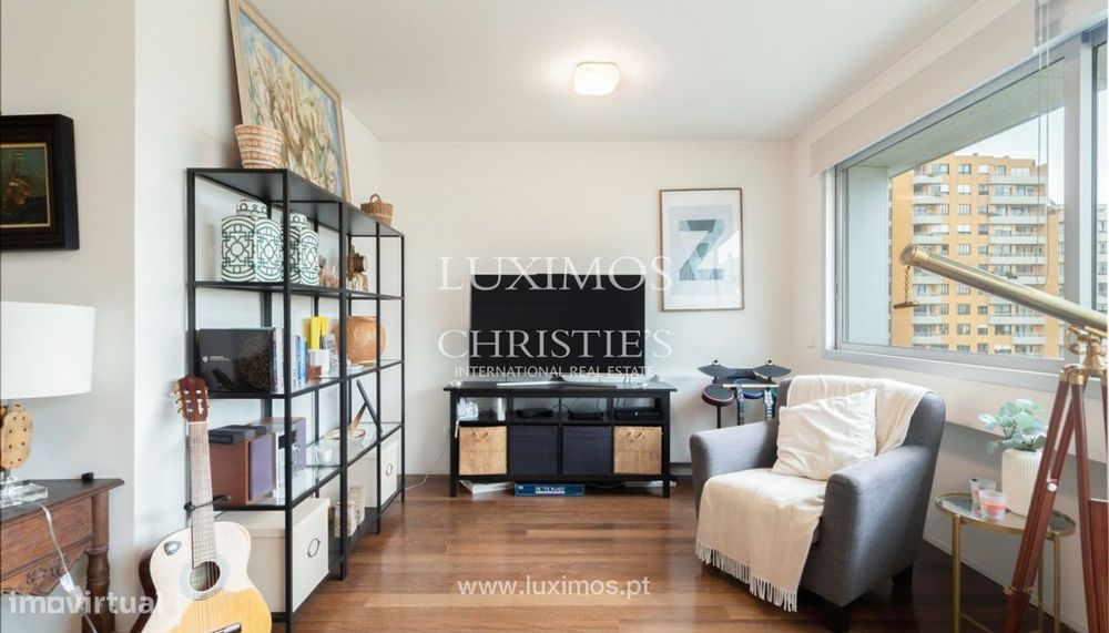Apartamento T2, para arrendamento, na Boavista, Porto