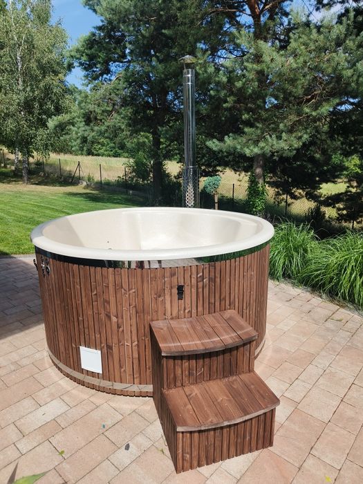 Balia ogrodowa z hydromasażem