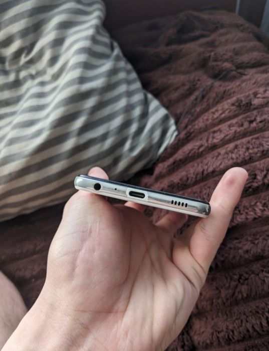 Samsung Galaxy A52.