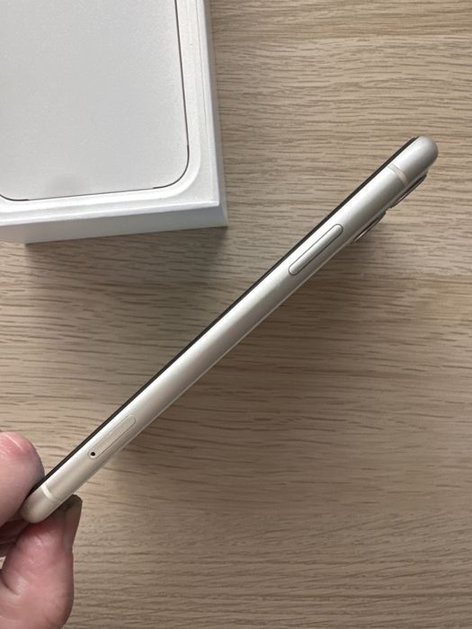 Iphone 11 branco em ótimo estado