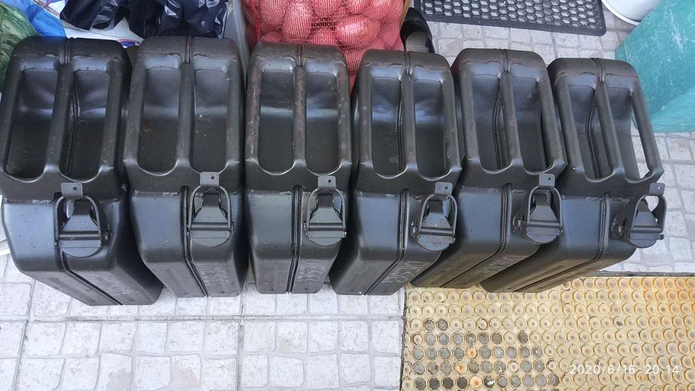 JERRICAN'S* "Militares ,exercito Português,ano 52. 54 ,55 e 1966 nunca