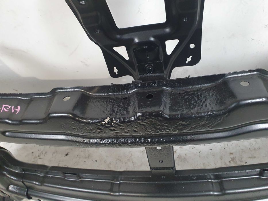 Chevrolet Captiva pas przedni.