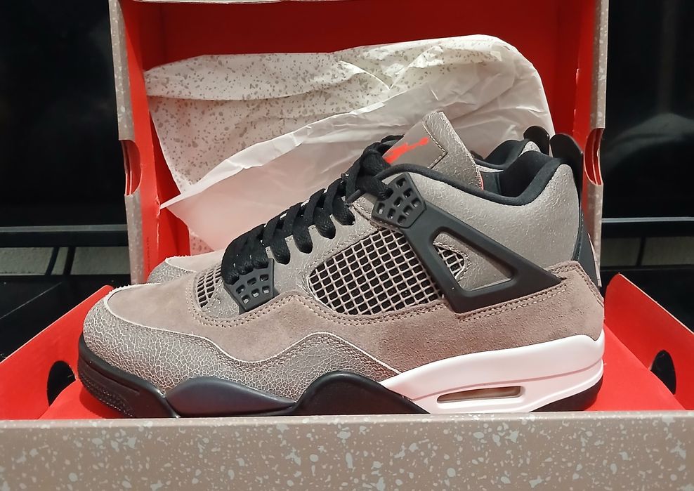 Air Jordan 4 Retro Taupe Haze
