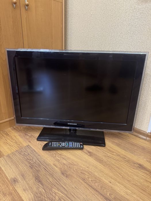 Продам телевізор Samsung 32D (LE32D551K2W)
