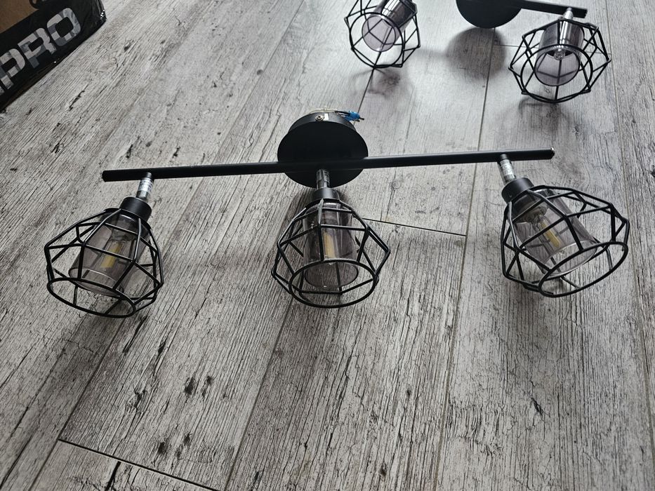 Zestaw lamp łazienkowych