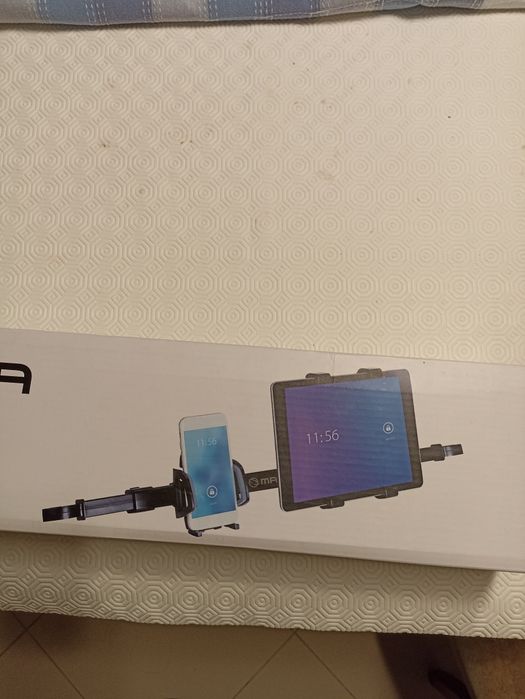 Suporte de tablet e tlm para automóvel.