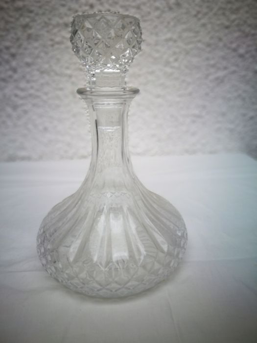 Garrafa em cristal424180291836979201
