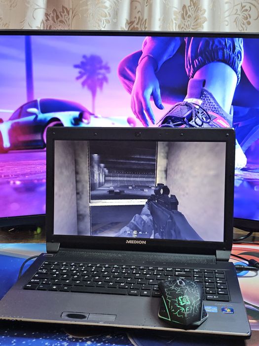 Ігровий ноутбук Medion Akoya / GT 650M 2GB / i7 + SSD