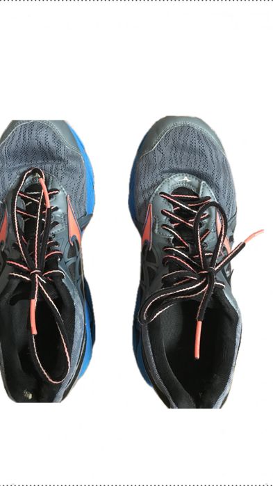 Бігові кросівки mizuno wawe inspire 14