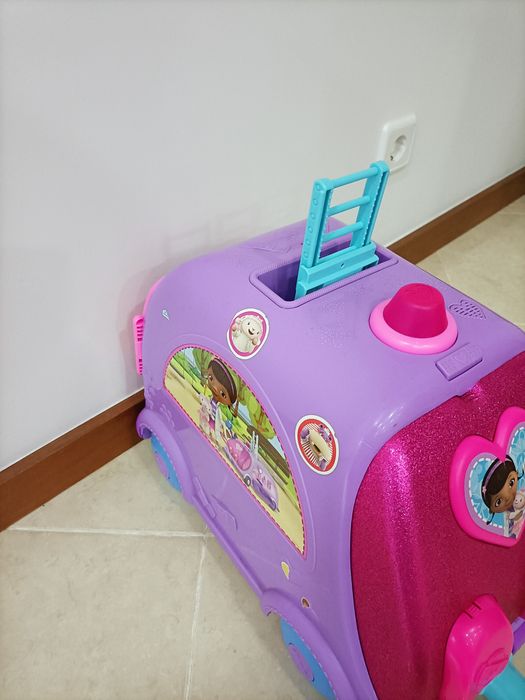 Clinica móvel Doutora Brinquedos