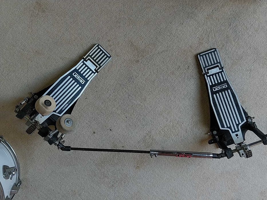 Pedal duplo de bombo