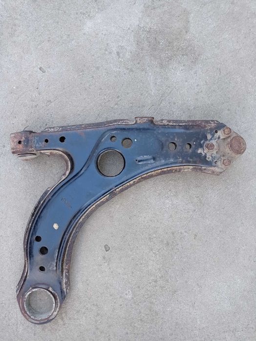 Ричаг підвіски VW