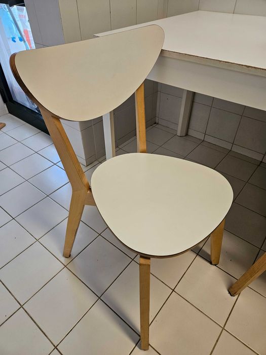 Mesa Ekedalen + 2 cadeiras IKEA