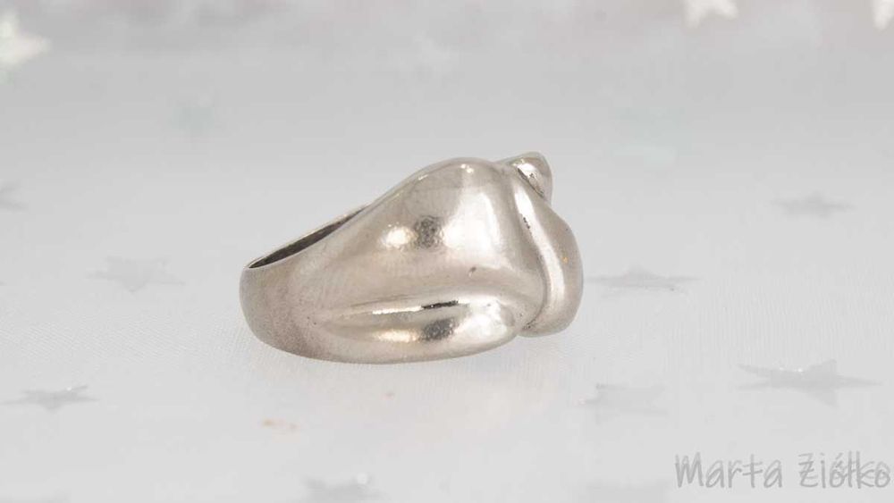 Srebrny pierścionek