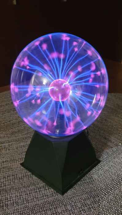 Lampa z migoczacymi efektami swietlnymi