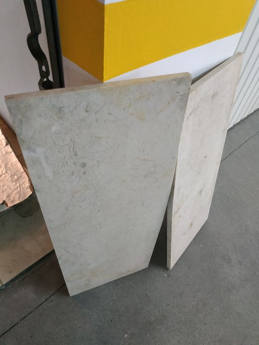 2 placas de 1 Metro de Pedra