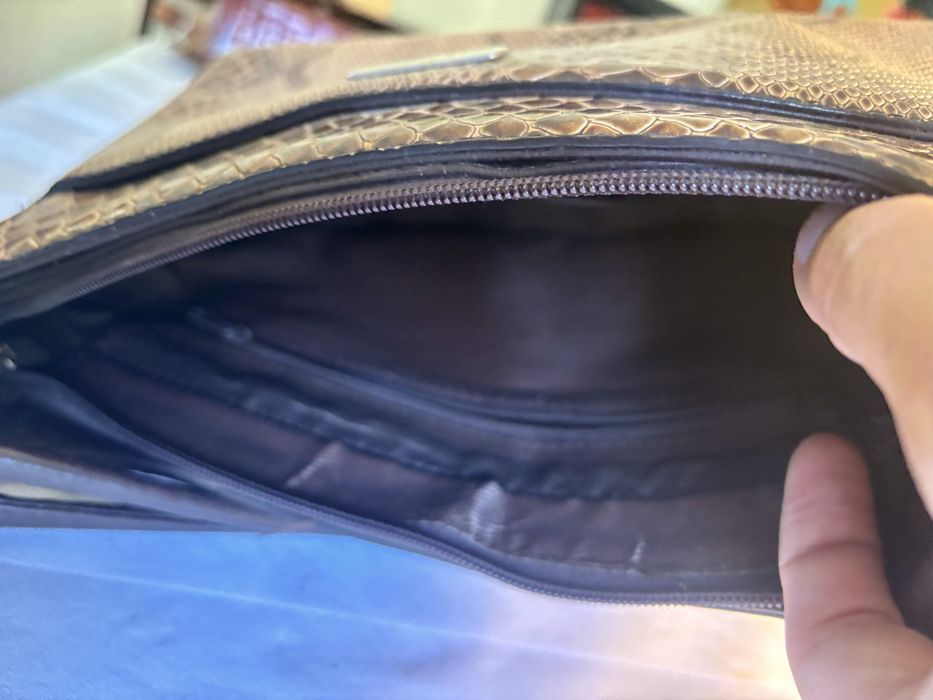 Mala da “Gucci”, imitação