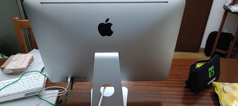 iMac 21,5” i5 Quad-Core / 8GB RAM / 500GB / Muito bom estado