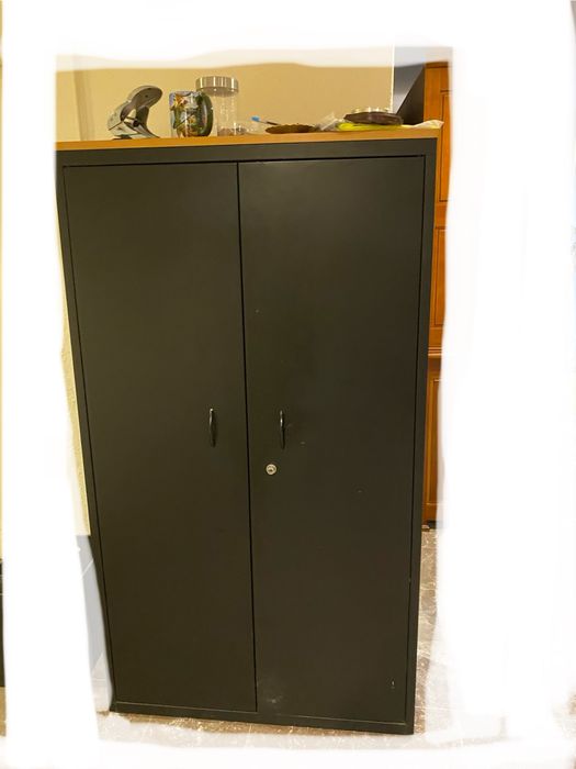 Moveis para escritorio/ garagem.