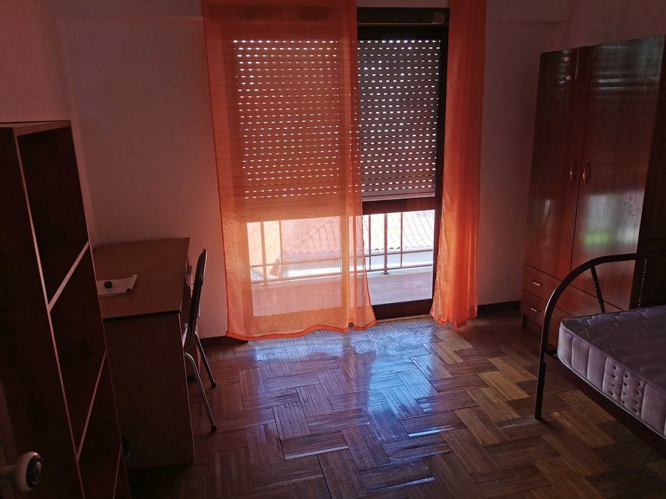 Quarto para estudante