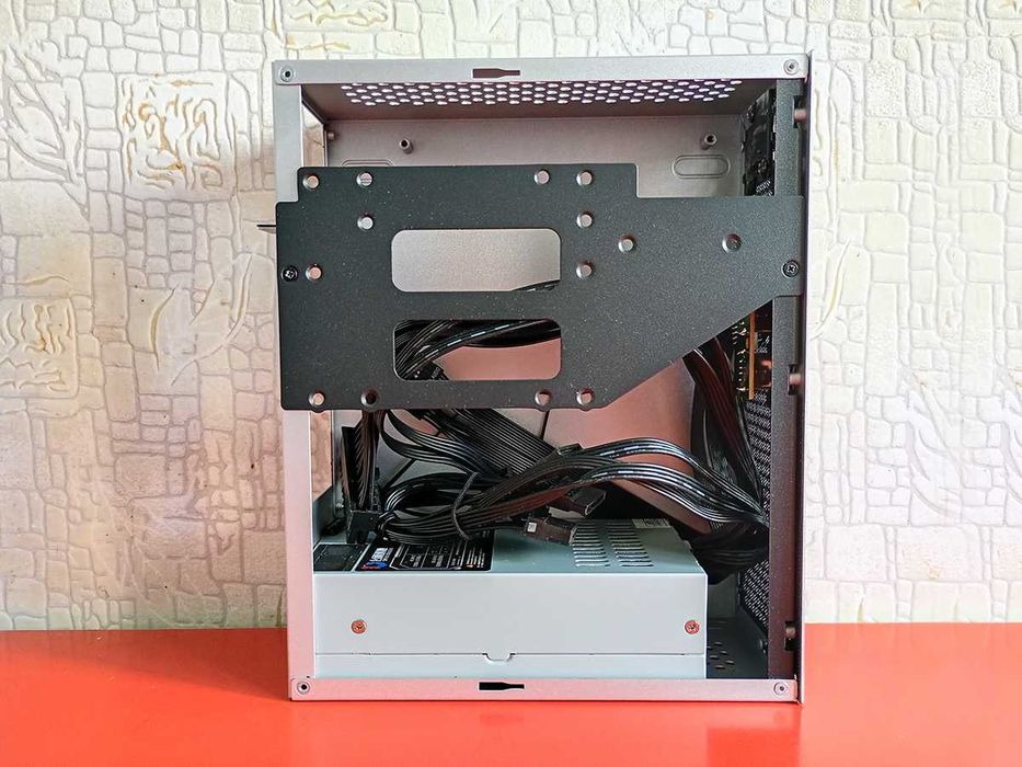 Mini-ITX SKTC A09 Silver