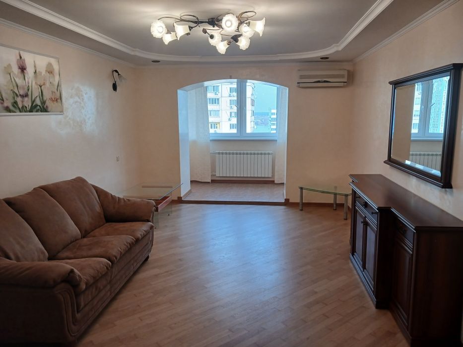 Оренда 3х кімнатної квартири метро Харківська