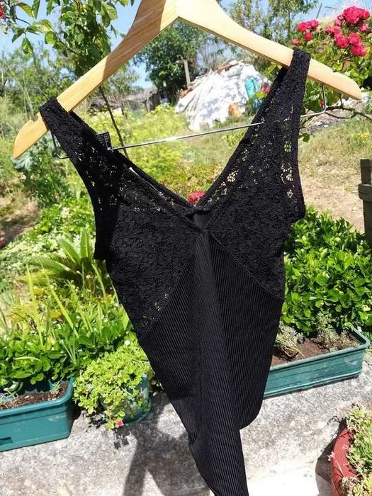 Body stradivarius preto com renda novo