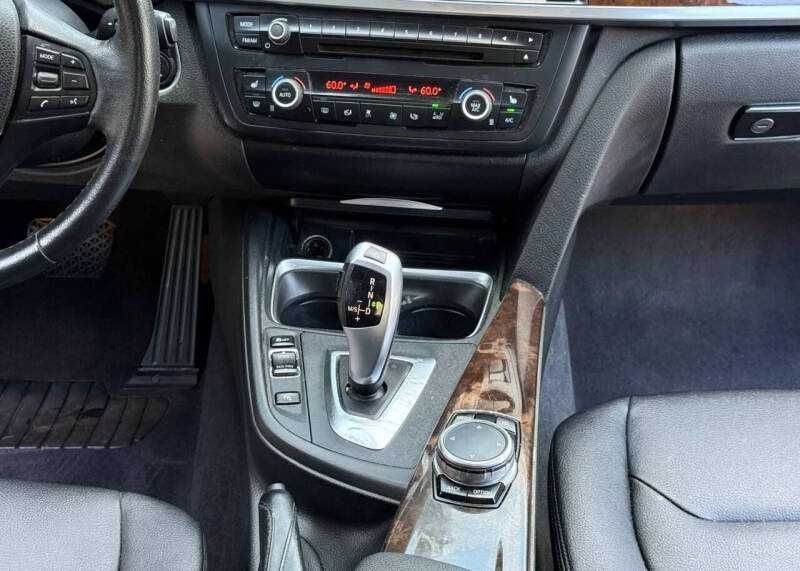 2015 BMW 3 Series 320i