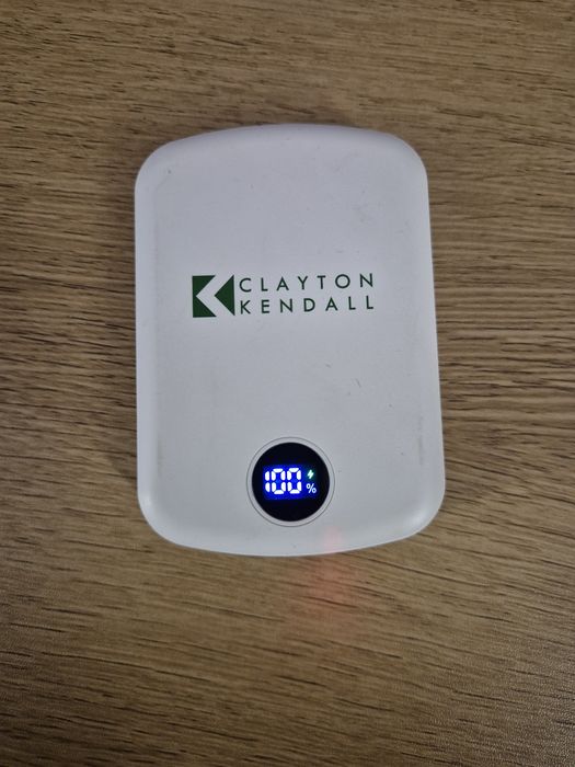 Powerbank 5000mAh szybki ładowanie indukcyjne