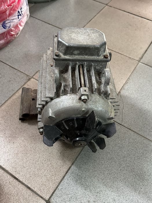 Електромотор (двигун) 3кВт 1500 об