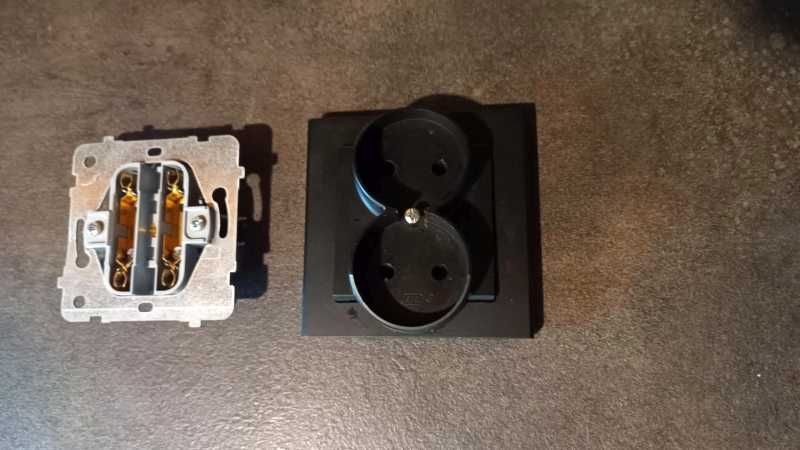 Gniazdo elektryczne podwójne czarne elegancki mat x 4