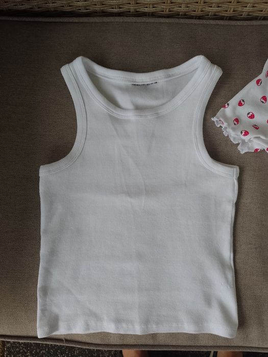 T- shirt na ramiączkach bawełna prążek.  Rozm 140.  Nowy bez metki.