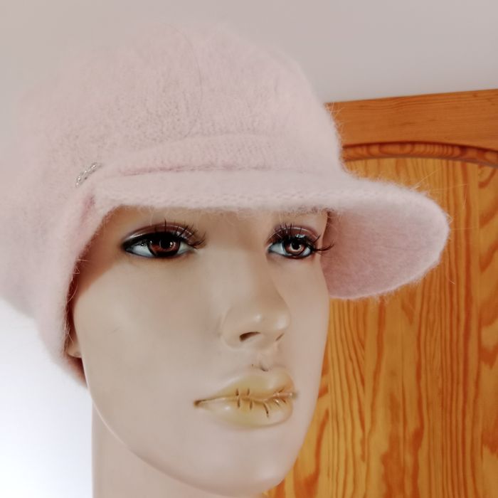 Beret z daszkiem i antenka