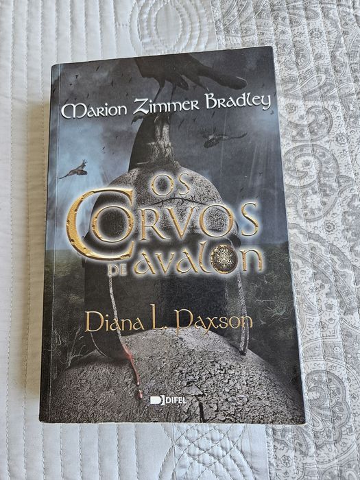 "Os corvos" de Marion Zimmer Bradley